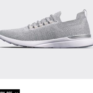 New in box APL men’s techloom breeze sneakers size 13
